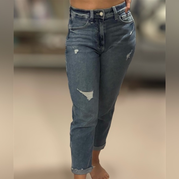 curvy fit mom jeans - Picture 1 of 4